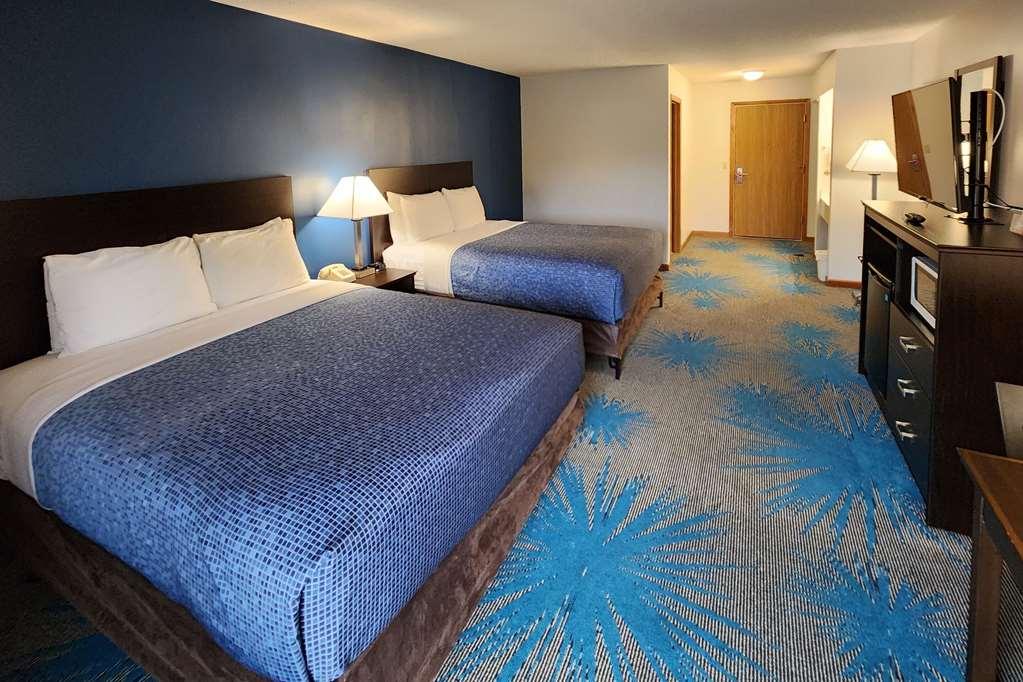 Econo Lodge Lakeshore Манистик Номер фото