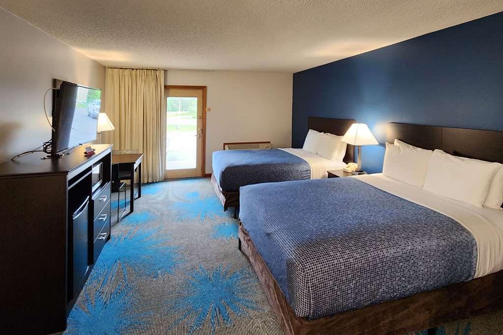 Econo Lodge Lakeshore Манистик Номер фото